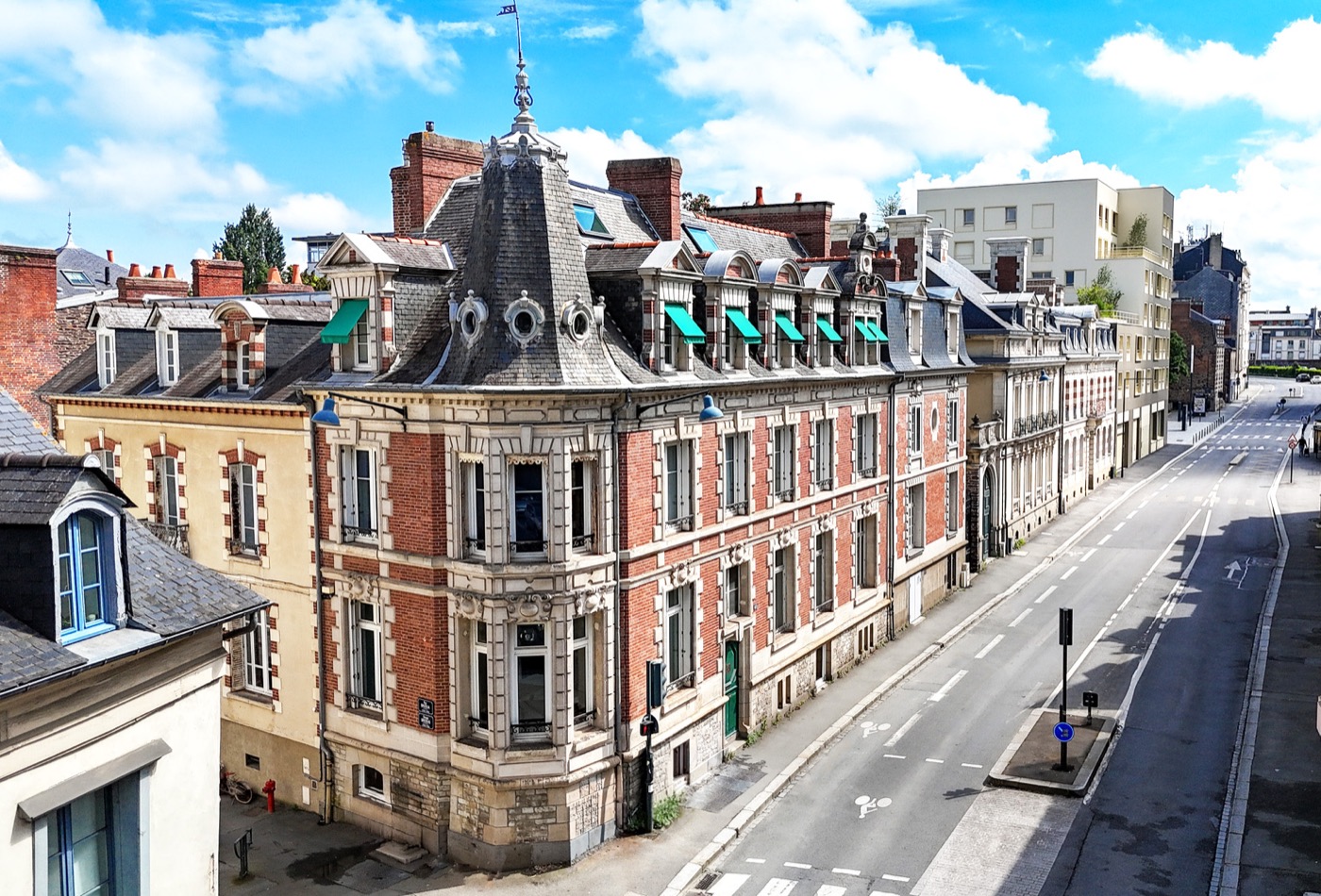 Façade de l’immeuble du Studio Mogador, 61 rue Jean Guéhenno à Rennes